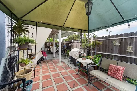 Exterior - 400 W Maple St, Compton, CA 90220 photo 5 of 8