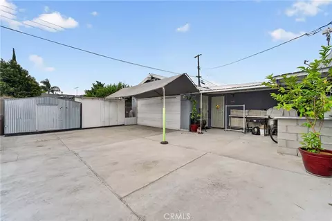 Exterior - 400 W Maple St, Compton, CA 90220 photo 7 of 8
