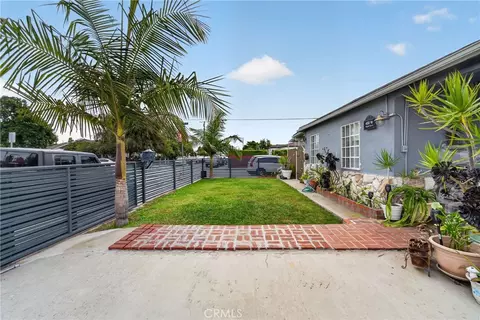Exterior - 400 W Maple St, Compton, CA 90220 photo 3 of 8