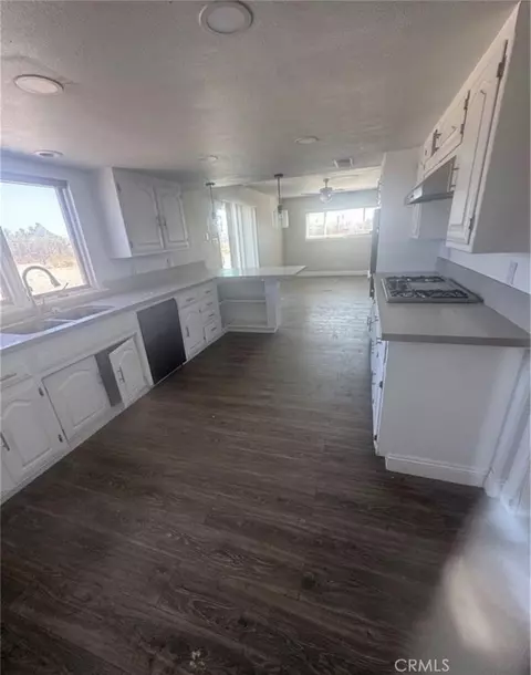 Entry Way - 1853 Weiman Ave, Ridgecrest, CA 93555 photo 1 of 2