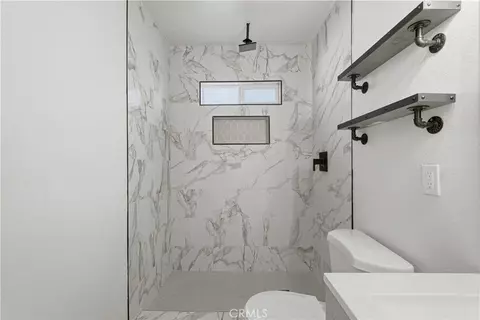 Bath - 244 N Glenwood St, Colton, CA 92324 photo 3 of 4
