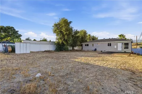 Exterior - 244 N Glenwood St, Colton, CA 92324 photo 2 of 2
