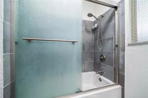 Bath - 5595 Hawthorne, Montclair, CA 91763 photo 3 of 3