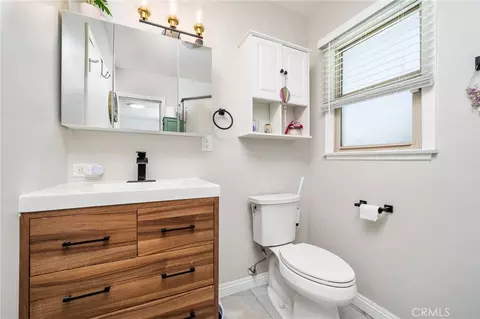 Bath - 5595 Hawthorne, Montclair, CA 91763 photo 1 of 3