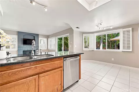 Kitchen - 9946 Mangrove, Rancho Cucamonga, CA 91730 photo 5 of 6