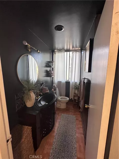Bath - 6979 Palm Ct, Riverside, CA 92506 photo 3 of 3