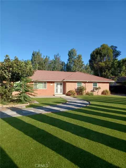 1633 Sunup, Riverside, CA 92501 photo 2