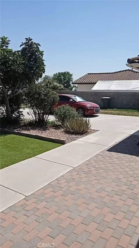 1633 Sunup, Riverside, CA 92501 photo 5