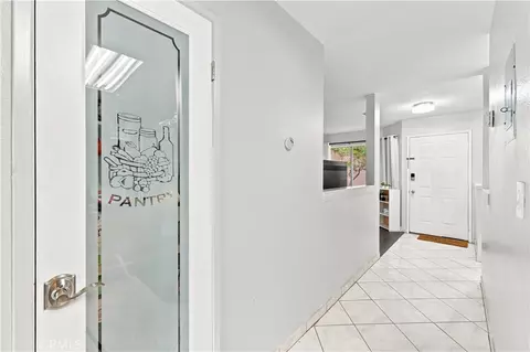 Entry Way - 106 Racquet Clb, Compton, CA 90220 photo 4 of 4