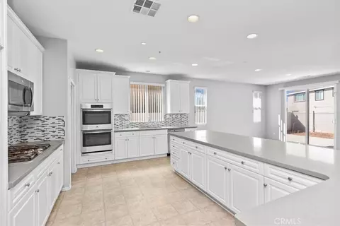 Kitchen - 4662 Palmilla, Perris, CA 92571 photo 3 of 5