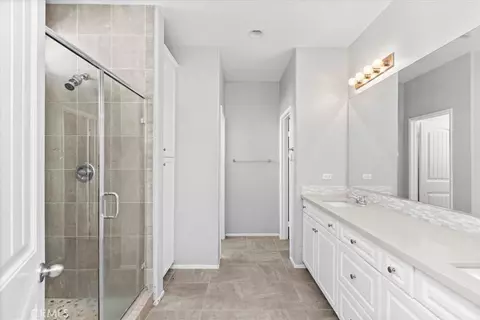 Bath - 4662 Palmilla, Perris, CA 92571 photo 2 of 4