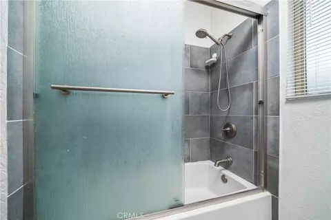 Bath - 5595 Hawthorne, Montclair, CA 91763 photo 3 of 3