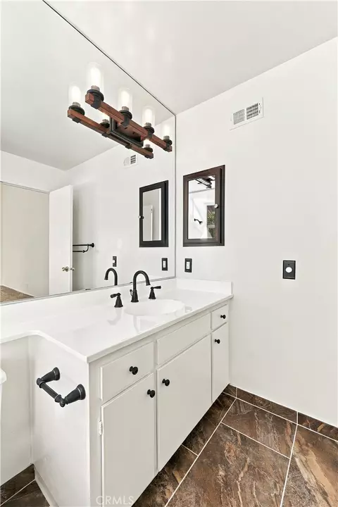 Bath - 2906 Fall River Cir, Westlake Village, CA 91362 photo 2 of 6