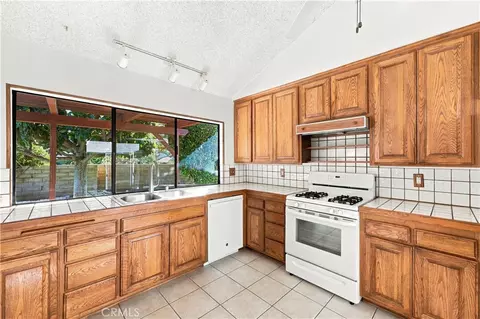 Kitchen - 2906 Fall River Cir, Westlake Village, CA 91362 photo 3 of 5