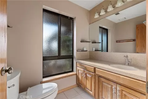 Bath - 6922 G St, Merced, CA 95340 photo 3 of 4