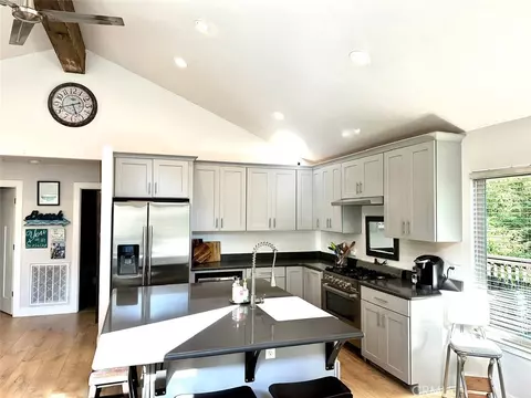 833 Skyline Dr, Felton, CA 95018