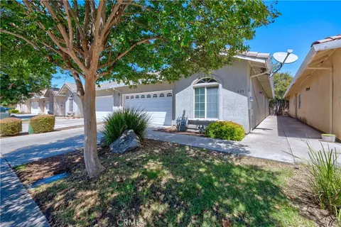 685 Gateway Dr, Merced, CA 95340