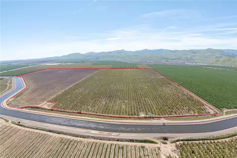 1 Hamilton Rd, Patterson, CA 95360