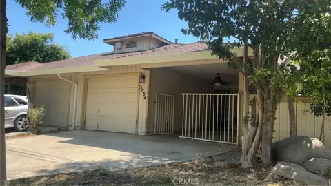 3084 W Queens Cir, Merced, CA 95340
