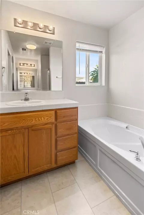 Bath - 2052 W Solis St, Merced, CA 95348 photo 4 of 4