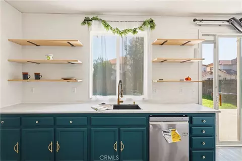 Kitchen - 84 Jack Ct, Merced, CA 95341 photo 2 of 3