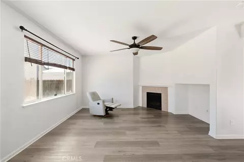Living - 84 Jack Ct, Merced, CA 95341 photo 4 of 5