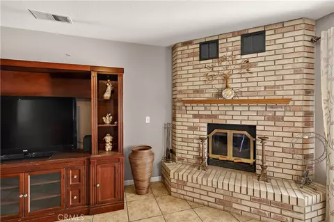 Living - 3045 Silver Elm, Merced, CA 95340 photo 3 of 4