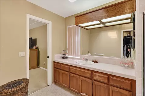 Bath - 3045 Silver Elm, Merced, CA 95340 photo 2 of 5