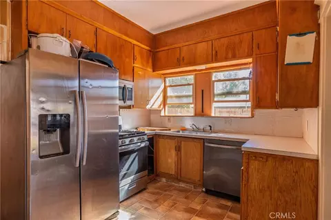 Kitchen - 902 W 20th St, Merced, CA 95340 photo 2 of 3