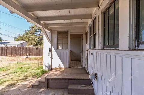 Exterior - 902 W 20th St, Merced, CA 95340 photo 5 of 14