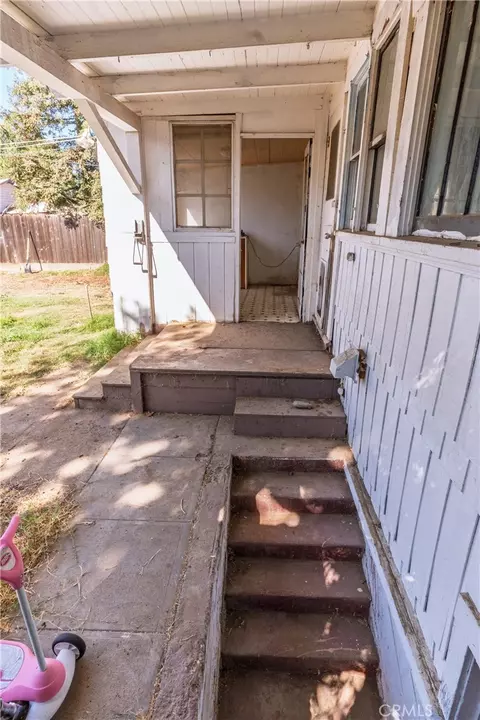 Exterior - 902 W 20th St, Merced, CA 95340 photo 6 of 14