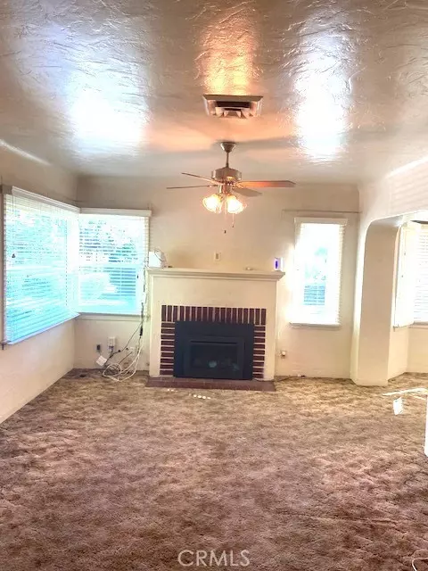 Living - 8 W 25th St, Merced, CA 95340 photo 1 of 1