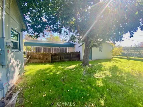 Exterior - 8 W 25th St, Merced, CA 95340 photo 1 of 3