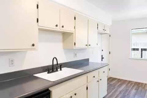 Kitchen - 1375 Loughborough, Merced, CA 95348 photo 2 of 4