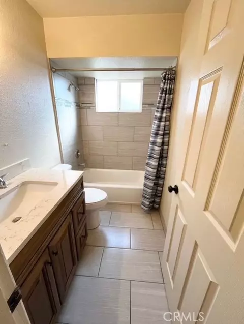 Bath - 3056 Bedford, Merced, CA 95340 photo 1 of 3