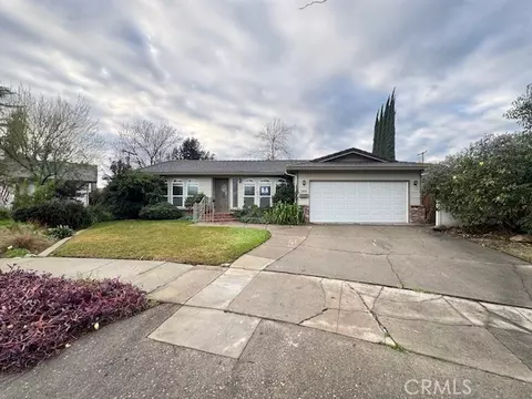 1300 Kensington Dr, Merced, CA 95340