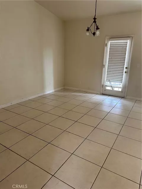 Living - 692 Gateway, Merced, CA 95340 photo 3 of 6