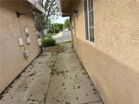 Exterior - 692 Gateway, Merced, CA 95340 photo 1 of 2