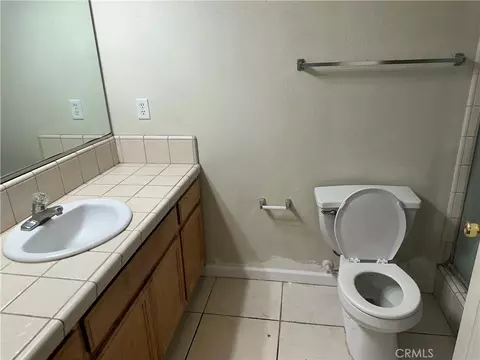Bath - 692 Gateway, Merced, CA 95340 photo 3 of 3