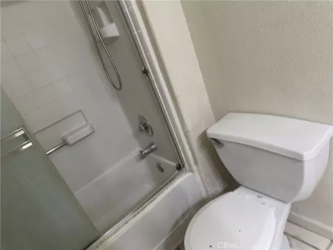 Bath - 692 Gateway, Merced, CA 95340 photo 2 of 3
