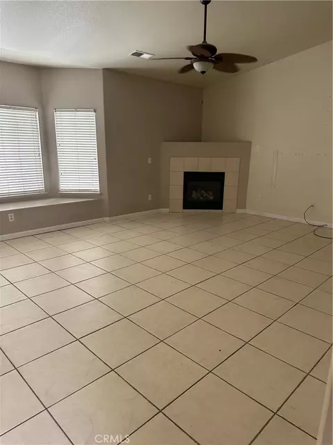 Living - 692 Gateway, Merced, CA 95340 photo 6 of 6