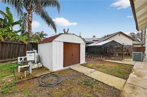 Exterior - 724 Robin Dr, Merced, CA 95340 photo 8 of 10