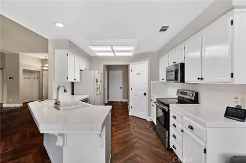Kitchen - 724 Robin Dr, Merced, CA 95340 photo 1 of 4