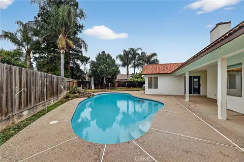 Exterior - 724 Robin Dr, Merced, CA 95340 photo 9 of 10