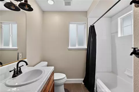 Bath - 724 Robin Dr, Merced, CA 95340 photo 9 of 11