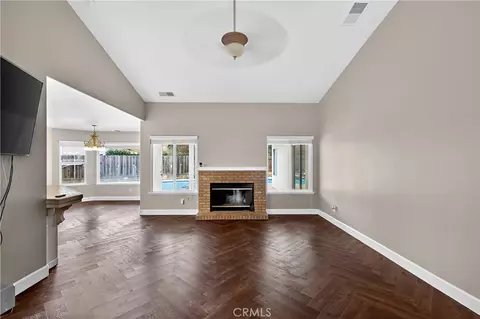 Living - 724 Robin Dr, Merced, CA 95340 photo 5 of 6