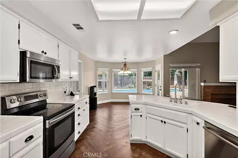 Kitchen - 724 Robin Dr, Merced, CA 95340 photo 4 of 4