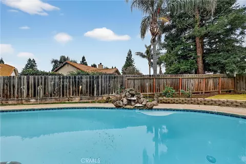 Exterior - 724 Robin Dr, Merced, CA 95340 photo 5 of 10
