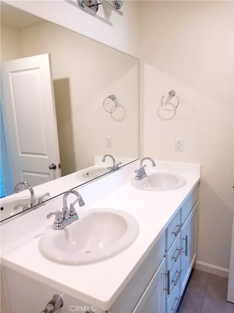 Bath - 4244 Rutherford Ave, Merced, CA 95348 photo 2 of 4
