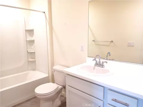 Bath - 4244 Rutherford Ave, Merced, CA 95348 photo 3 of 4